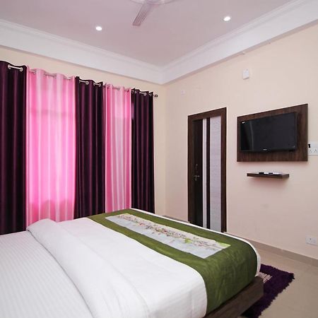 Oyo Hotel Chandni Дхарамсала Екстериор снимка