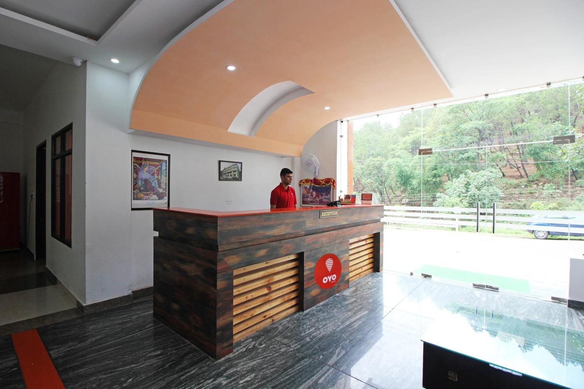Oyo Hotel Chandni Дхарамсала Екстериор снимка