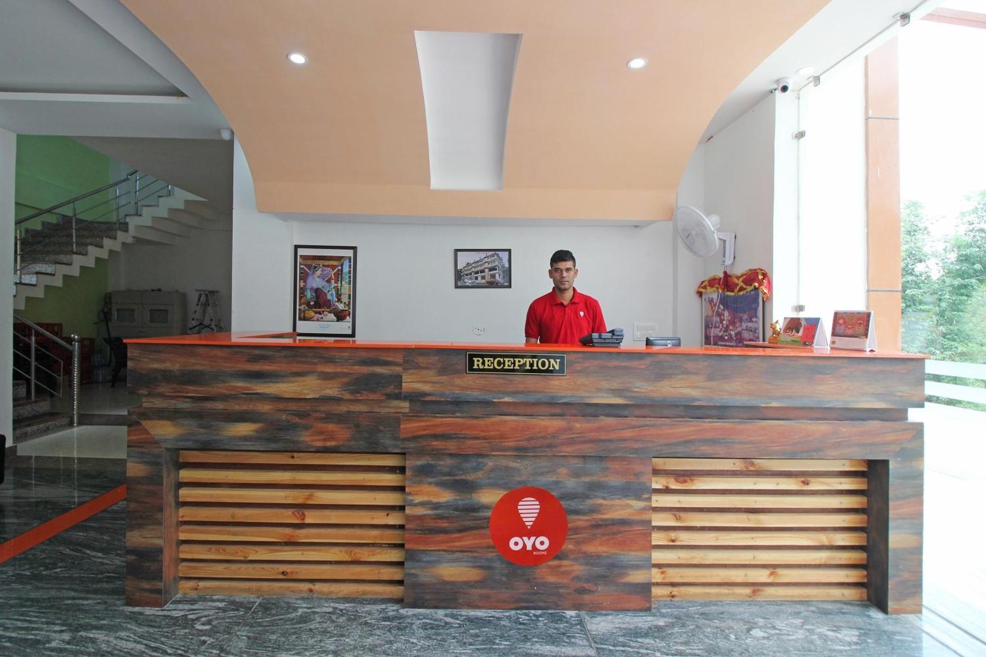 Oyo Hotel Chandni Дхарамсала Екстериор снимка